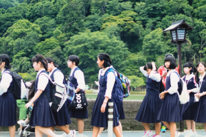 Ιαπωνία: Τέλος από τη νέα χρονιά ο κανονισμός για τα λευκά εσώρουχα στους μαθητές