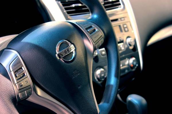 Nissan: Σχεδιάζει μείωση της παραγωγής της κατά 30% λόγω κορονοϊού