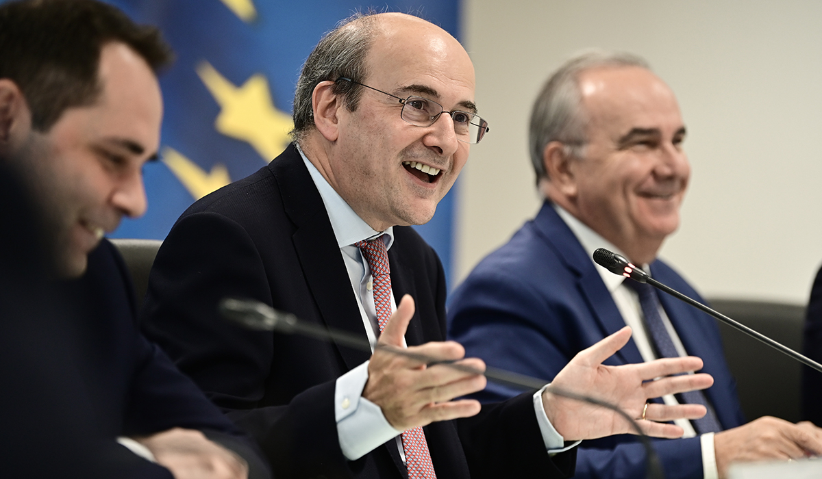 Στις Βρυξέλλες ο Κωστής Χατζηδάκης – Συνεδρίαση του Eurogroup σήμερα και του ECOFIN αύριο