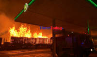 Θεσσαλονίκη: Μεγάλη φωτιά τώρα δίπλα σε βενζινάδικο (Βίντεο)