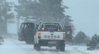 Χιονίζει στα βόρεια της Αττικής: Στα λευκά η Πάρνηθα - Με αλυσίδες η κίνηση στους δρόμους (Βίντεο)