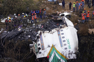 Συγκλονιστικό βίντεο - Νεπάλ: Επιβάτης φέρεται να τραβά τη στιγμή της συντριβής του αεροπλάνου