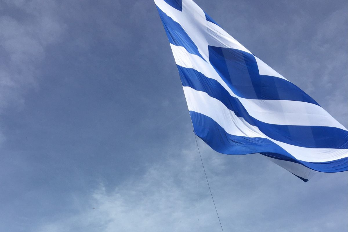 Το Ηράκλειο ύψωσε ελληνική σημαία 1,5 στρέμμα (φωτογραφίες)