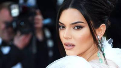Kendall Jenner: Μιμήθηκε την αδελφή της και κέρδισε εκατοντάδες χιλιάδες κλικ