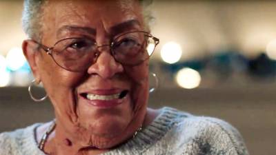 Πρωταγωνίστησε σε τηλεοπτική διαφήμιση στα 86 της χρόνια (video)