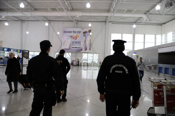 «Αστακός» το αεροδρόμιο «Ελ. Βενιζέλος» υπό τον φόβο συνάντησης οπαδών Παναθηναϊκού, Ολυμπιακού και Μαρσέιγ