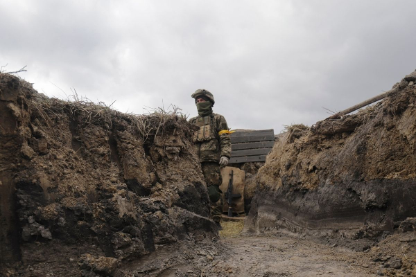 Ρωσικό σφυροκόπημα με νεκρούς αμάχους στο Χάρκοβο - «Θα πάρουμε και το Κίεβο», απειλεί ο Καντίροφ
