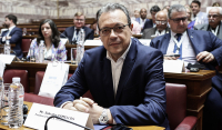Στη Βουλή φέρνει ο ΣΥΡΙΖΑ τη μη φορολόγηση υπερκερδών σε καύσιμα και ρεύμα