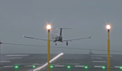 Μάντσεστερ: Τρομακτική προσγείωση αεροπλάνου εν μέσω της καταιγίδας «Μπάρα»