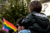 Αντιπολιτευτικά πυρά για την Επιτροπή για τα δικαιώματα των ΛΟΑΤΚΙ+
