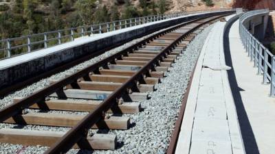 Πιερία: Μπλακ άουτ από κεραυνό ακινητοποίησε τέσσερα τρένα
