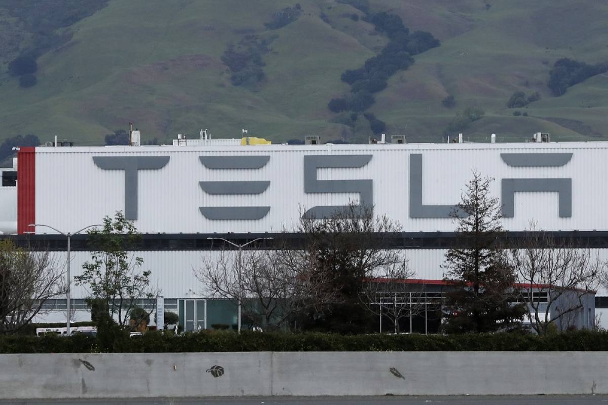 Tesla: Σοβαρή κυβερνοεπίθεση σε εργοστάσιο της από Ρώσο χάκερ