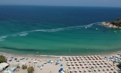 Χαλκιδική: Το νέο φαινόμενο που απειλεί τις παραλίες μετά τις τοξικές μέδουσες (Φωτογραφίες)