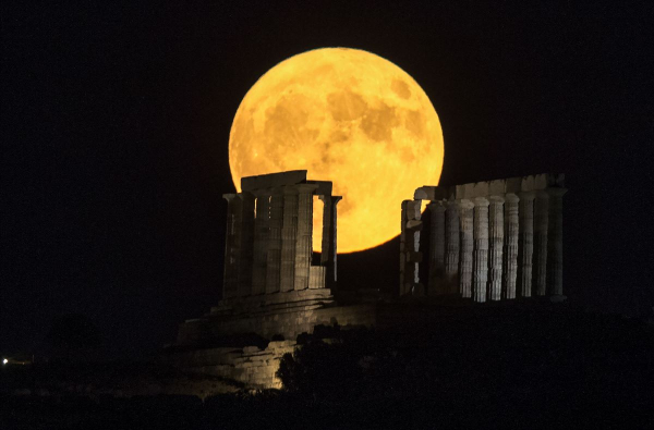 Υπερπανσέληνος Αυγούστου 2023: Όλες οι δωρεάν εκδηλώσεις σε αρχαιολογικούς χώρους για το «μπλε φεγγάρι»