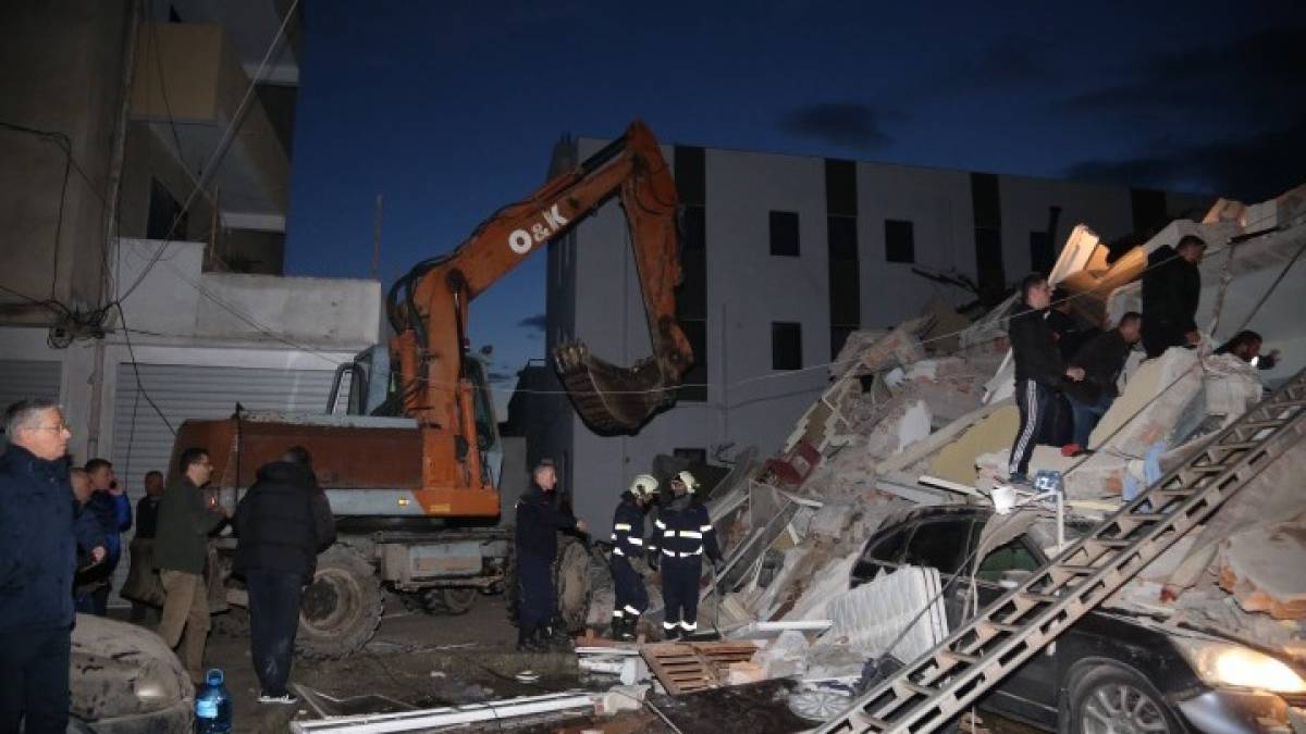 Σεισμός στην Αλβανία: Στους 21 οι νεκροί - Ώρες αγωνίας για τους εγκλωβισμένους