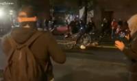 Σάλος στο Σιάτλ με αστυνομικό που πάτησε με το ποδήλατο διαδηλωτή στο κεφάλι