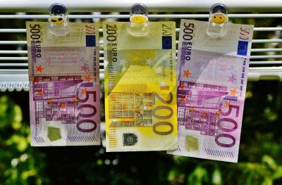 Σημαντική επιτυχία της Ελλάδας στην καταπολέμηση του ξεπλύματος χρήματος