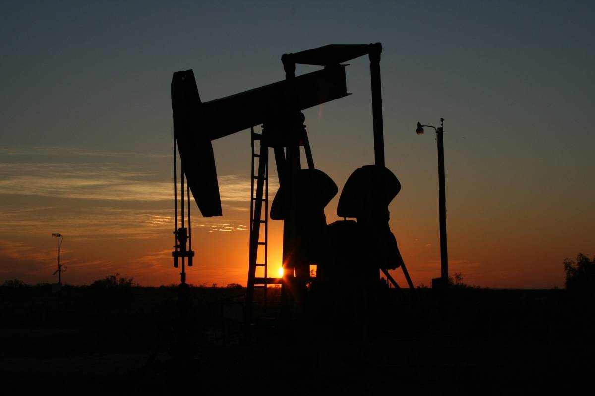 Η Ρωσία δεν θέλει ανεξέλεγκτες αυξήσεις στην τιμή του πετρελαίου