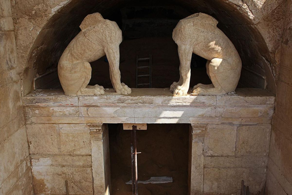 Αμφίπολη: Στο «φως» νέα «μυστικά» - Τι βρήκαν στις ανασκαφές
