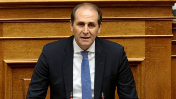 Βεσυρόπουλος: Σταδιακή κατάργηση εισφοράς αλληλεγγύης - τέλους επιτηδεύματος το 2020