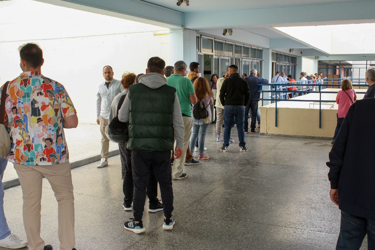 Έκλεισαν οι κάλπες σε όλη την Ελλάδα - Εν αναμονή των αποτελεσμάτων των εκλογών