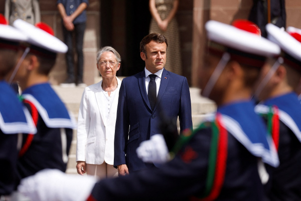 Γαλλία: H πρωθυπουργός υπέβαλε παραίτηση - Δεν έγινε δεκτή από τον Μακρόν