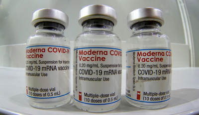 Μετάλλαξη Ομικρον: Η Moderna ετοιμάζει «ειδικό εμβόλιο»