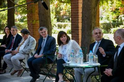 Αικατερίνη Σακελλαροπούλου: Μετά την κρίση η κοινωνία αναδύεται ενωμένη