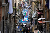 Σεισμός αναστάτωσε τη Νάπολη - Στους δρόμους βγήκαν οι κάτοικοι