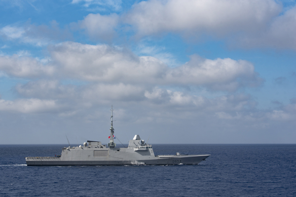 Reuters: Κρίσιμες αποφάσεις της Ευρώπης για αποστολή πολεμικών πλοίων στην Ερυθρά Θάλασσα