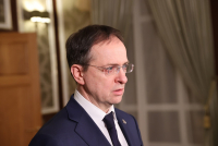 Βλαντιμίρ Μεντίνσκι: Ποιος είναι ο υπερσυντηρητικός επικεφαλής της ρωσικής διαπραγματευτικής ομάδας