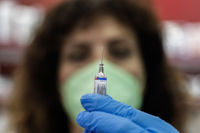 Εμβόλιο κατά της γρίπης: Συσπείρωση των γιατρών στο «όχι» για την άρση της συνταγογράφησης