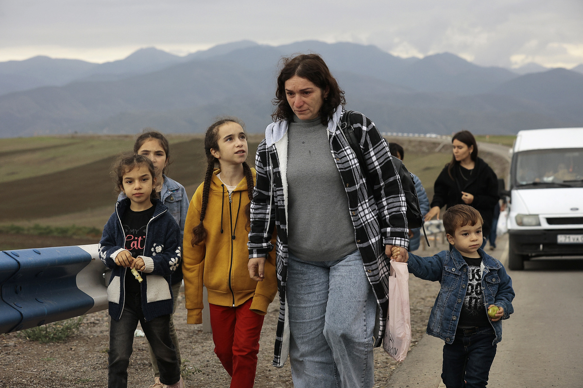 Ναγκόρνο Καραμπάχ: Στην προσφυγιά οι Αρμένιοι υπό το φόβο εθνοκάθαρσης - «Ξέρουμε ότι δεν θα γυρίσουμε ποτέ»