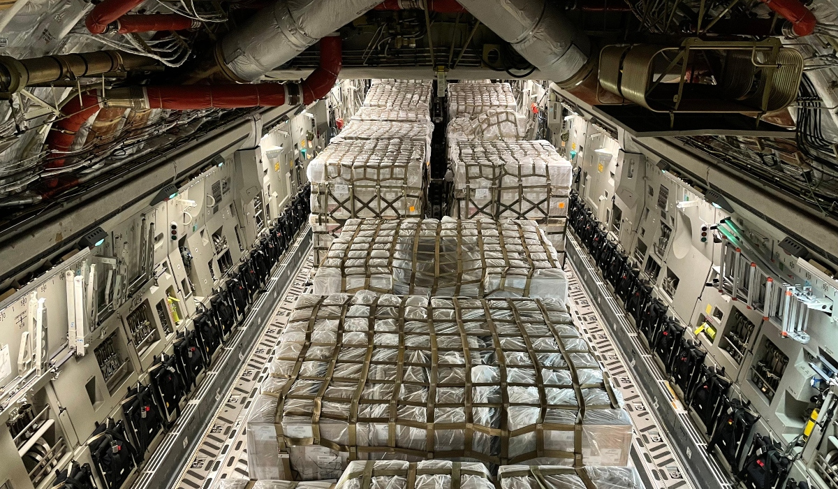 Κρίση στις ΗΠΑ: Μετέφεραν βρεφικό γάλα από την Ευρώπη με στρατιωτικό αεροσκάφος