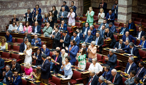 Τροπολογία κατέθεσε ο ΣΥΡΙΖΑ για την ψήφο των εποχικά εργαζόμενων