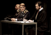 Terror: Η παράσταση – φαινόμενο συνεχίζεται στο Θέατρο Αθηνών