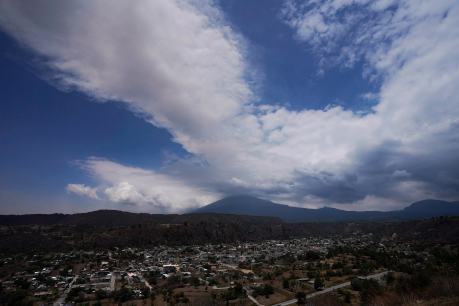 Μεξικό: Βρυχάται το ηφαίστειο «Popocatépetl» - Εκτοξεύει τέφρα και βράχους (Εικόνες - Βίντεο)