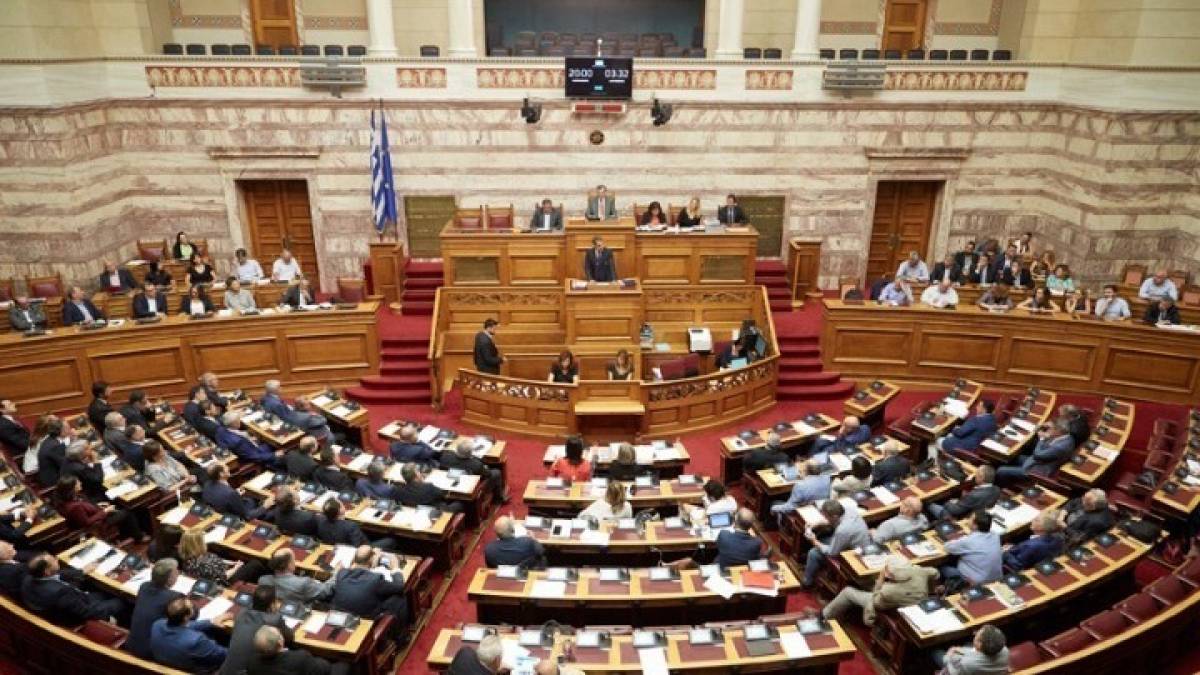 Βουλή: Αντιπαράθεση για την επαναφορά της ενισχυμένης αναλογικής