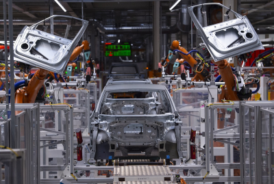 Volkswagen: Εκπαιδεύει 22.000 εργαζόμενους για θέματα ηλεκτροκίνησης έως το 2025