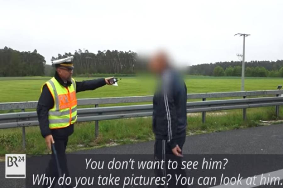 Σοκαριστικό video από τροχαίο στη Γερμανία: Θες να τραβήξεις φωτογραφία τον νεκρό; Έλα!