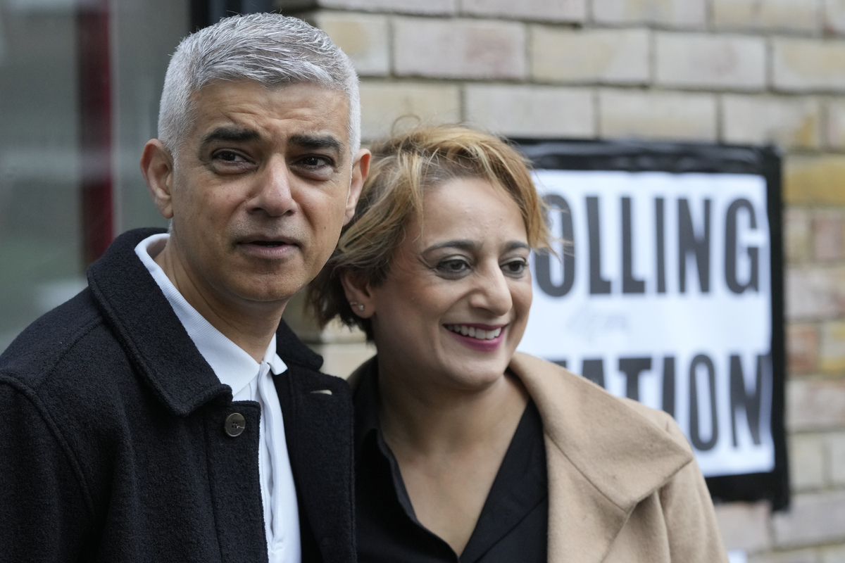 Ο Σαντίκ Καν επανεξελέγη δήμαρχος του Λονδίνου για τρίτη φορά