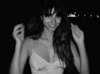 Ηλιάνα Παπαγεωργίου: Έκανε topless βραδινή βουτιά και έριξε το instagram