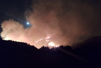 Μεγάλη φωτιά στη Μεσαρά: Νύχτα εφιάλτης στο Ηράκλειο Κρήτης - Χτύπησαν οι καμπάνες (βίντεο)