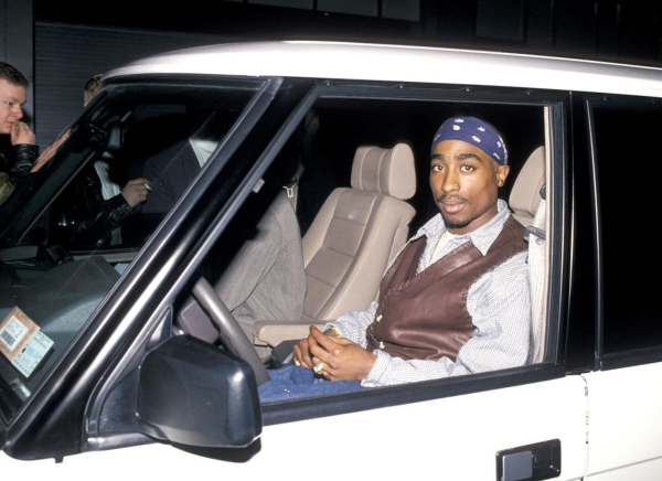 Tupac Shakur: Οι τελευταίες φωτογραφίες λίγο πριν από τη δολοφονία του εμβληματικού ράπερ (Βίντεο)