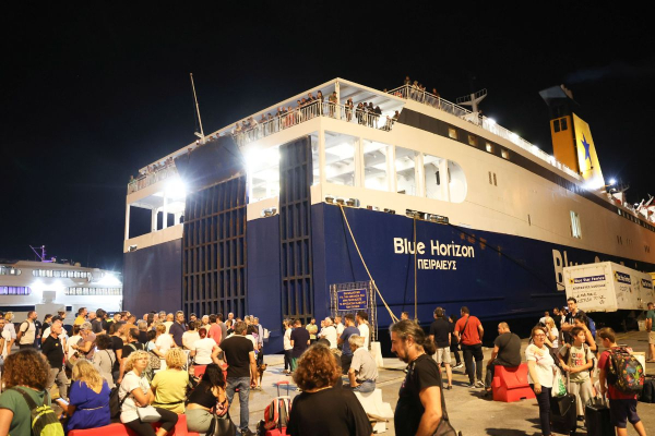 Το Σάββατο απολογούνται οι «4» του Blue Horizon - Πολίτες «μπλόκαραν» για ώρες τον απόπλου του πλοίου