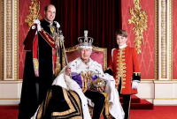Το επίσημο πορτρέτο: Ο Κάρολος, ο Ουίλιαμ και ο πρίγκηπας Τζορτζ