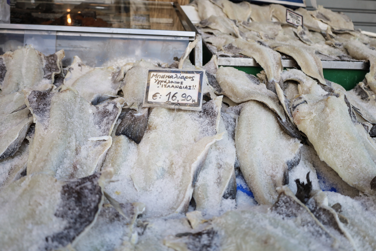 Μπακαλιάρος: Πόσο κοστίζει το ψάρι της 25ης Μαρτίου
