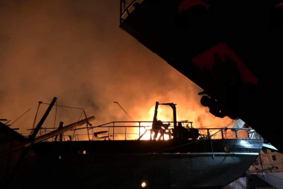 Θεσσαλονίκη: Κάηκε το καραβάκι «Κωνσταντής» - Ακόμα ένα σκάφος στις φλόγες
