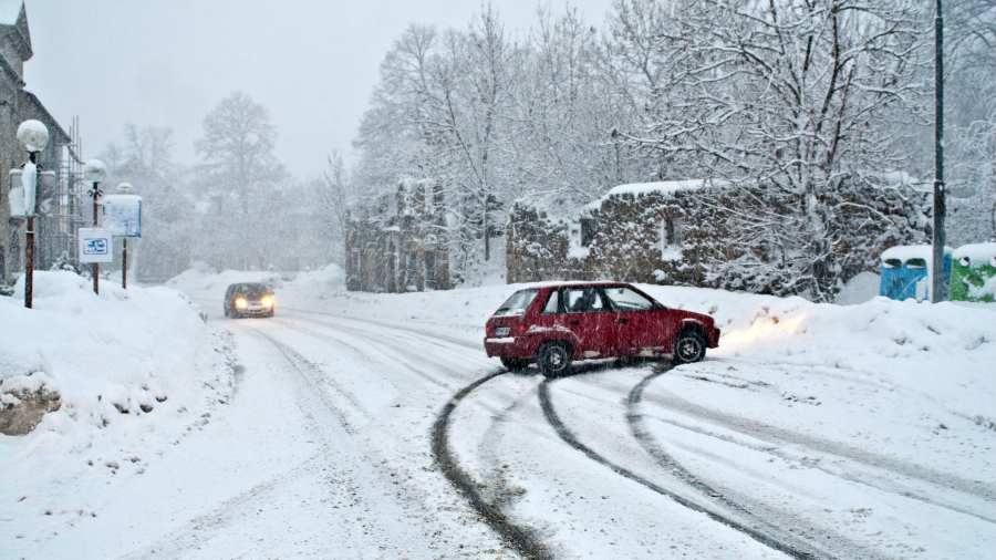 Έως 70% χαμηλότερη ταχύτητα όταν οδηγούμε σε δρόμο με χιόνι και πάγο