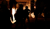 Εξάρχεια: Επίθεση αγνώστων με στόχο αστυνομικούς το βράδυ του Σαββάτου